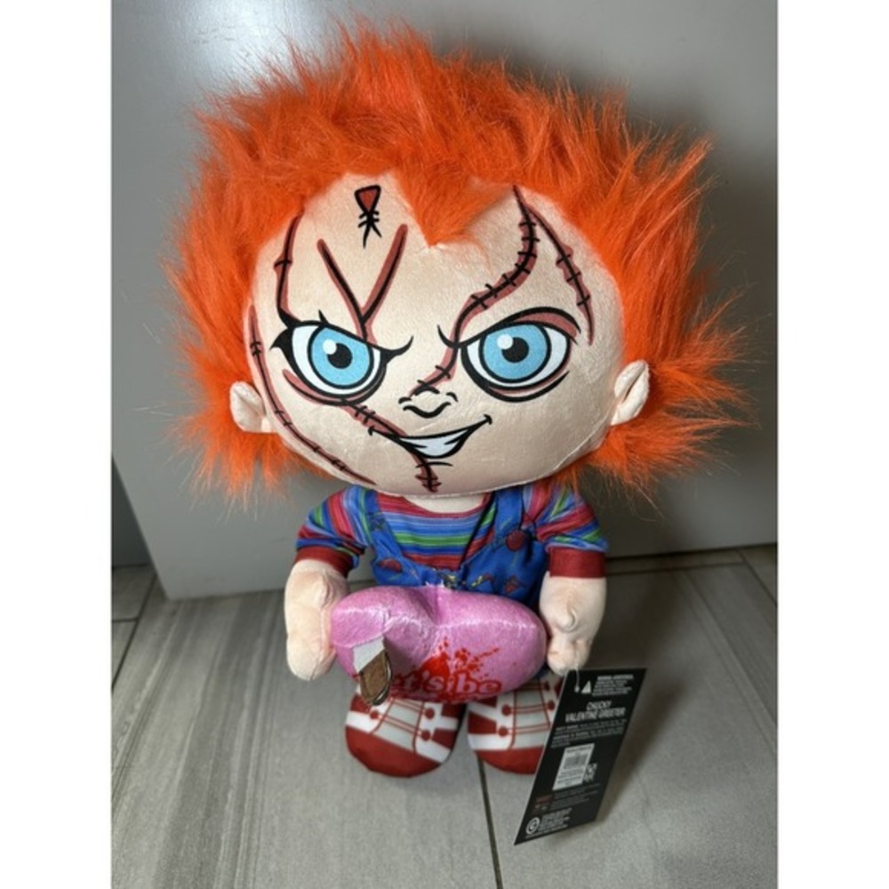 2025 Valentines Day‎ Greeter Plush Chucky with Heart, 18.89 in,Universal Gemmy